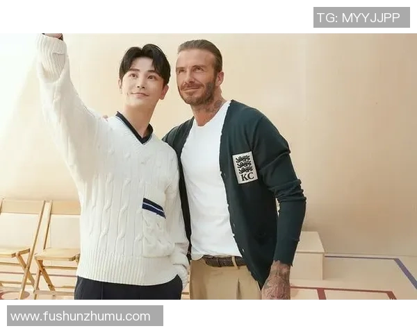 贝尔与足球明星亲密合影展现友谊与激情的瞬间