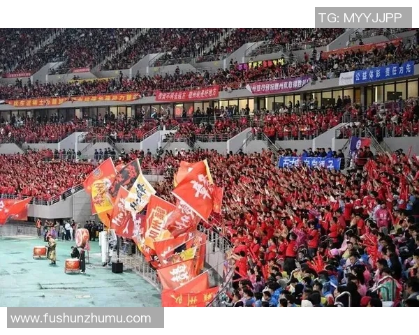 足球明星重返母队续写辉煌传奇引发球迷热烈期待与关注 足球明星重返母队续写辉煌传奇引发球迷热烈期待与关注