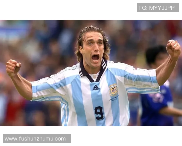 世界足球史上最年轻的明星球员盘点与成就解析